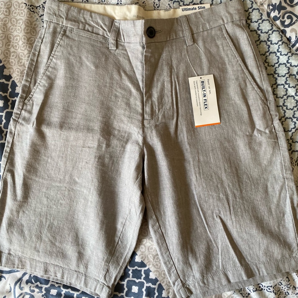 Men’s Old Navy shorts size 28